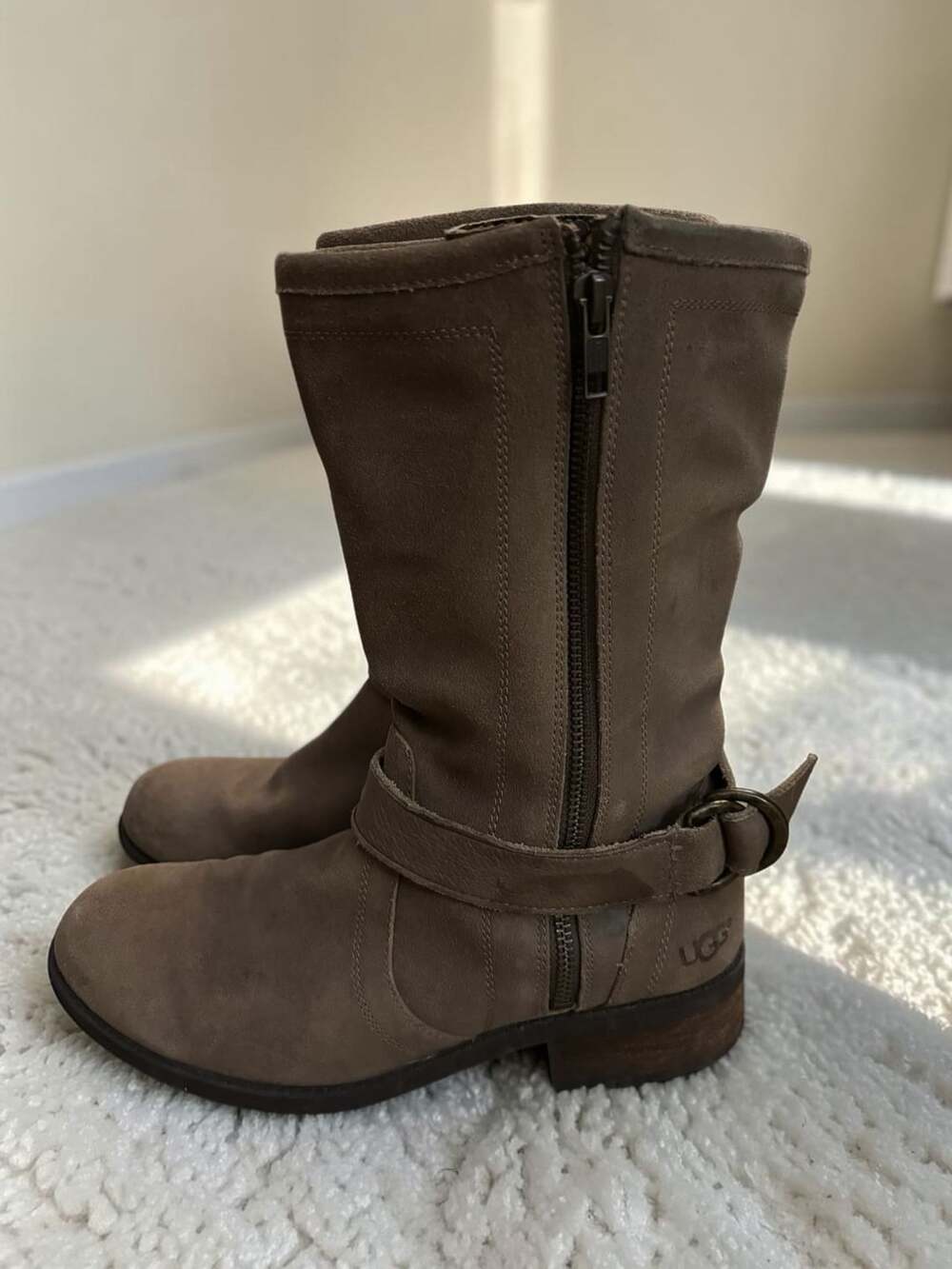 UGG Silva Boots Size 9 Brown Suede